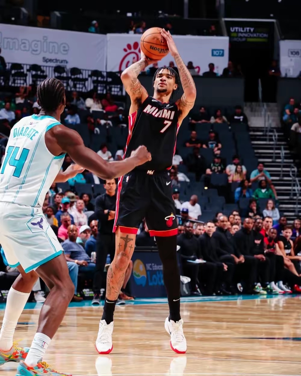 kaiyun-多伦多猛龙清晨外线爆发，志在英超名次提升，球迷炸锅，轮换策略成焦点的简单介绍-kaiyun