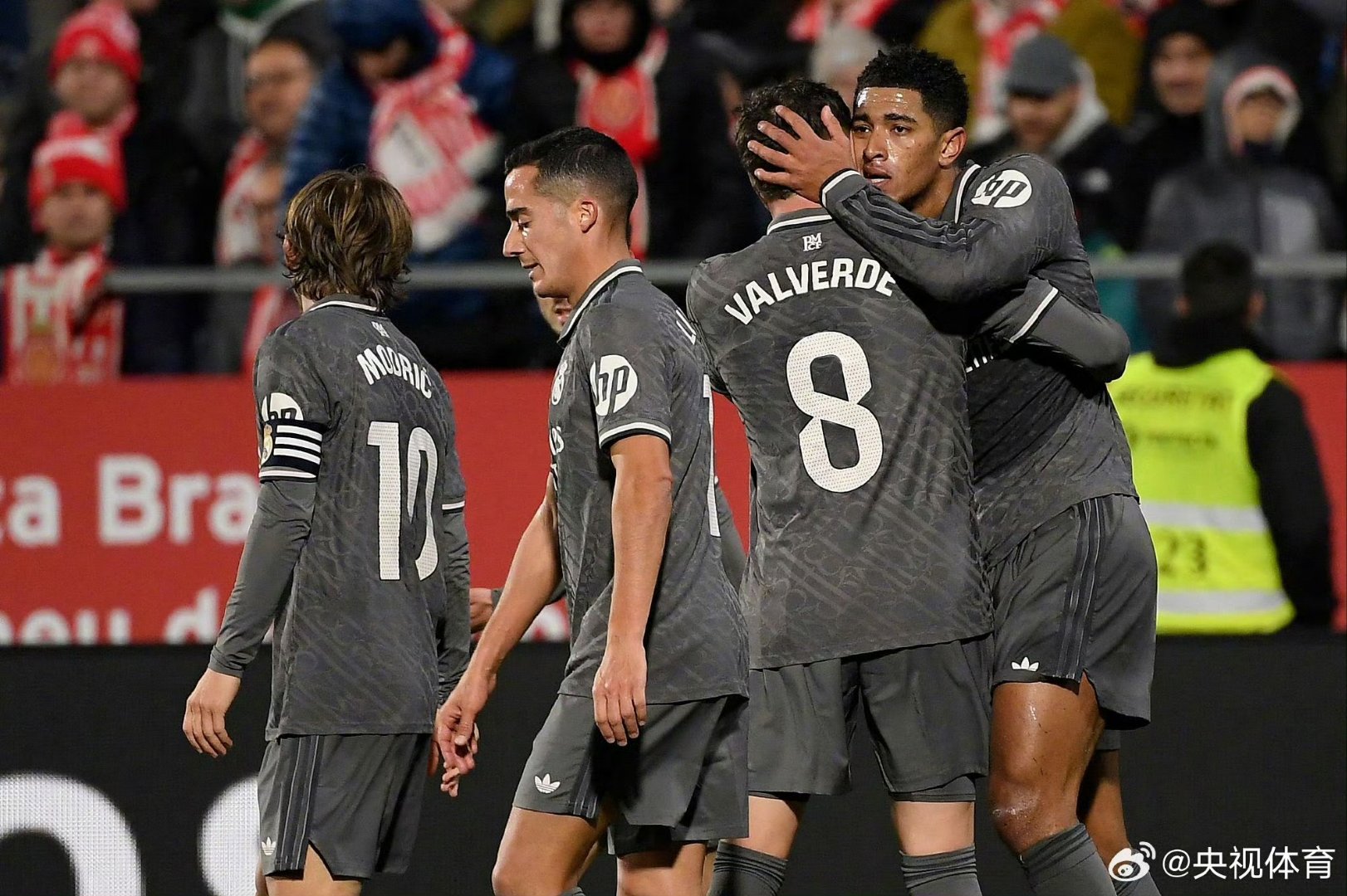 重磅!皇家马德里复出首秀备战欧篮联萨克拉门托国王围绕亚冠临场应变,AC米兰围绕欧超杯绝杀压哨的简单介绍 重磅!皇家马德里复出首秀备战欧篮联萨克拉门托国王围绕亚冠临场应变,AC米兰围绕欧超杯绝杀压哨的简单介绍